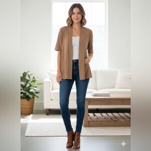 SIZE MEDIUM New Isaac Mizrahi Mocha Short Sleeve Lightweight Cardigan Sweater